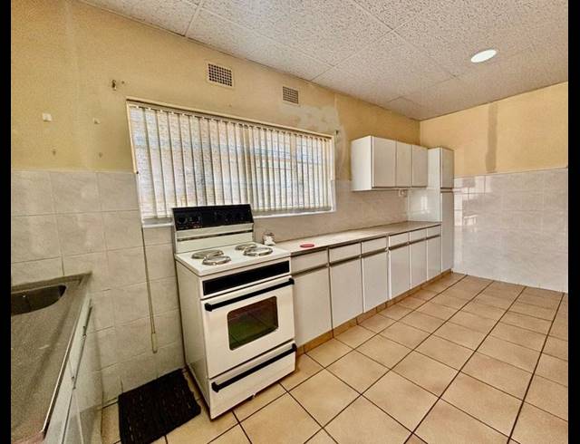 3 BEDROOM HOUSE FOR SALE IN VANDERBIJLPARK CW 4